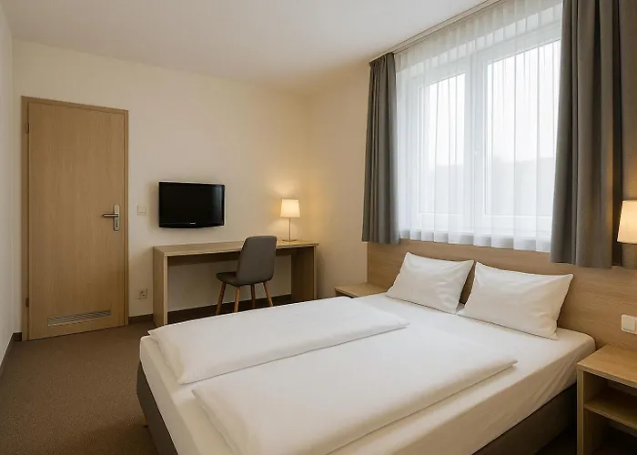 M Kennedy * Norymberga